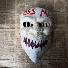 Load image into Gallery viewer, Kiss Me